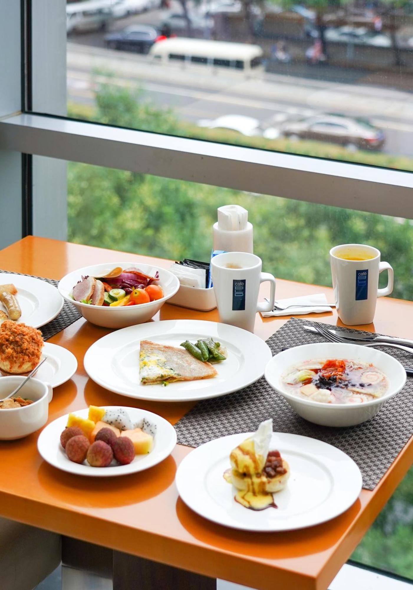 Renaissance Beijing Capital Hotel מראה חיצוני תמונה